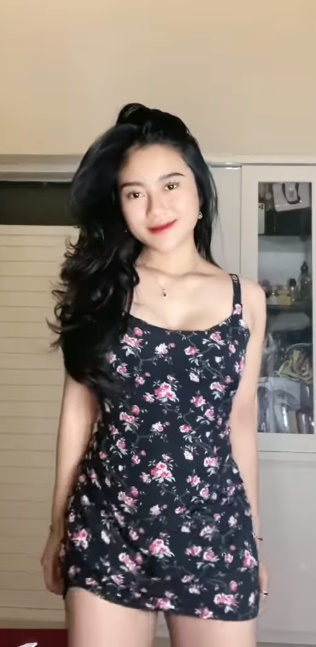 looking makes it hot_153