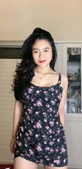 looking makes it hot_153