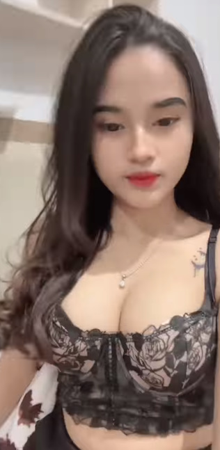 looking makes it hot_153