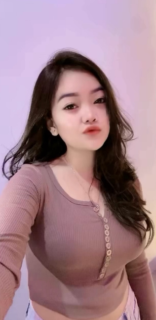 looking makes it hot_153