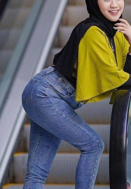 looking makes it hot_155