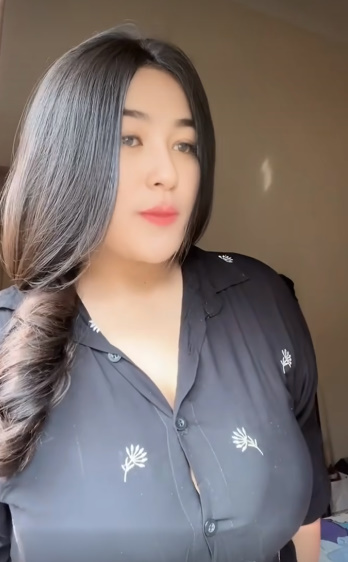 looking makes it hot_156