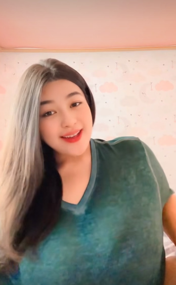 looking makes it hot_156