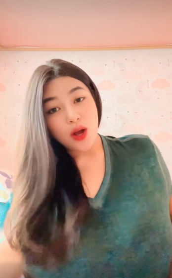 looking makes it hot_156