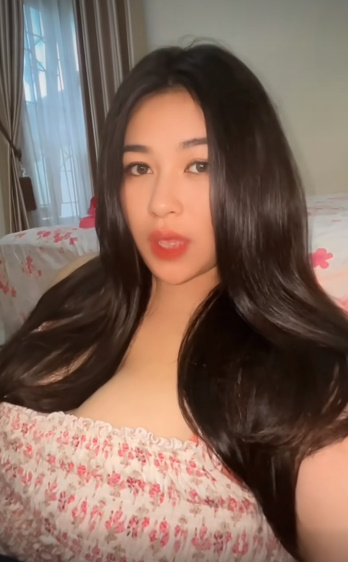 looking makes it hot_156