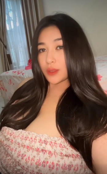 looking makes it hot_156