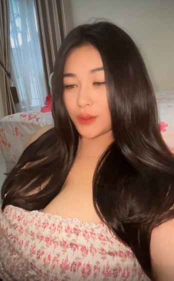 looking makes it hot_156