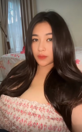 looking makes it hot_156