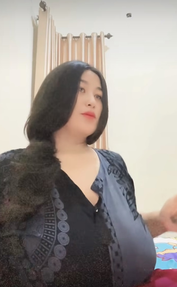 looking makes it hot_156