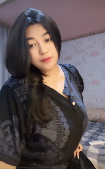 looking makes it hot_156