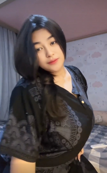 looking makes it hot_156