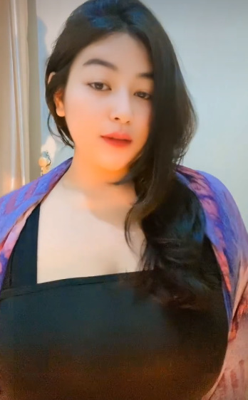 looking makes it hot_156