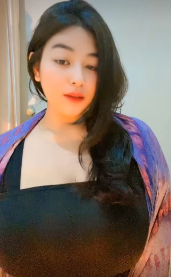 looking makes it hot_156