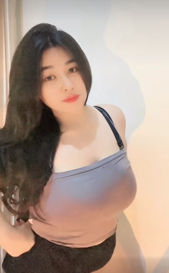 looking makes it hot_156