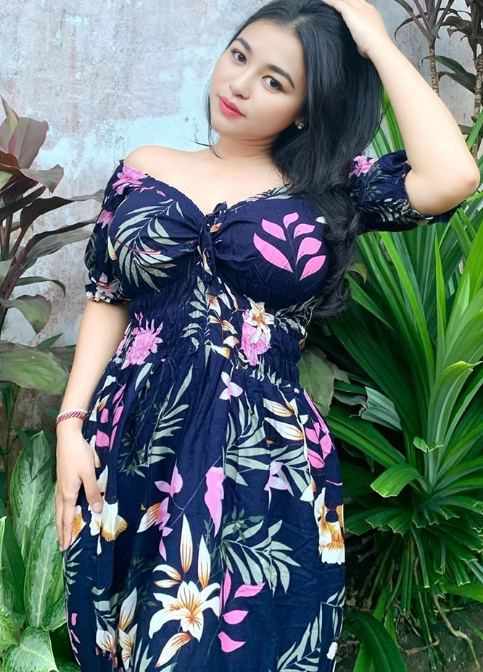 looking makes it hot_156