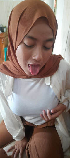 looking makes it hot_157