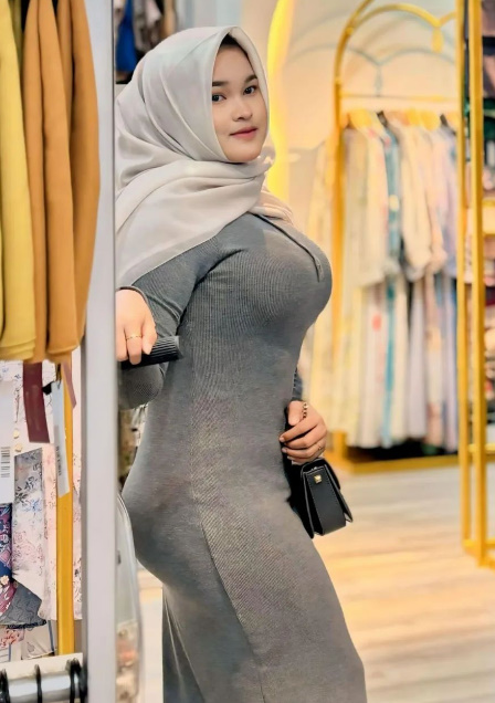 looking makes it hot_157