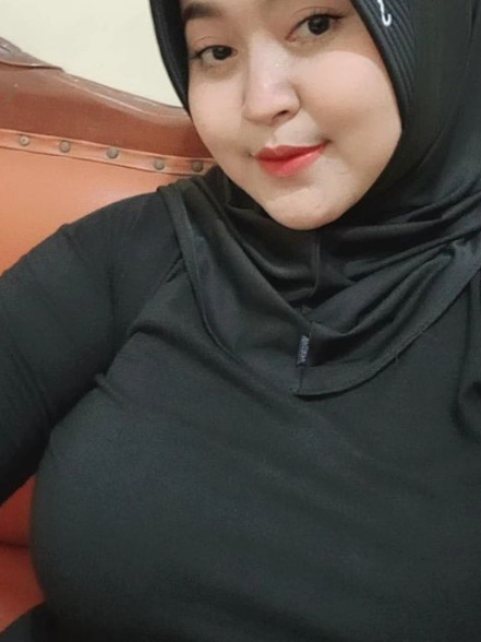 looking makes it hot_157