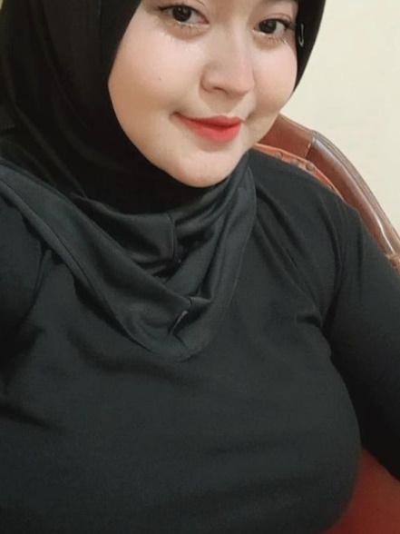 looking makes it hot_157