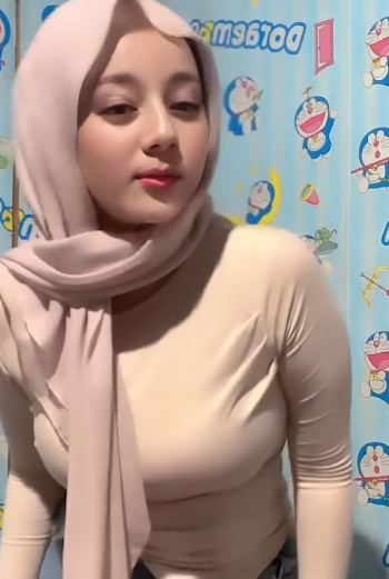 looking makes it hot_157