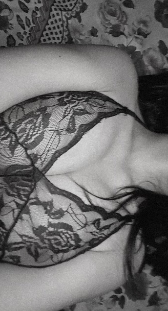 looking makes it hot_158