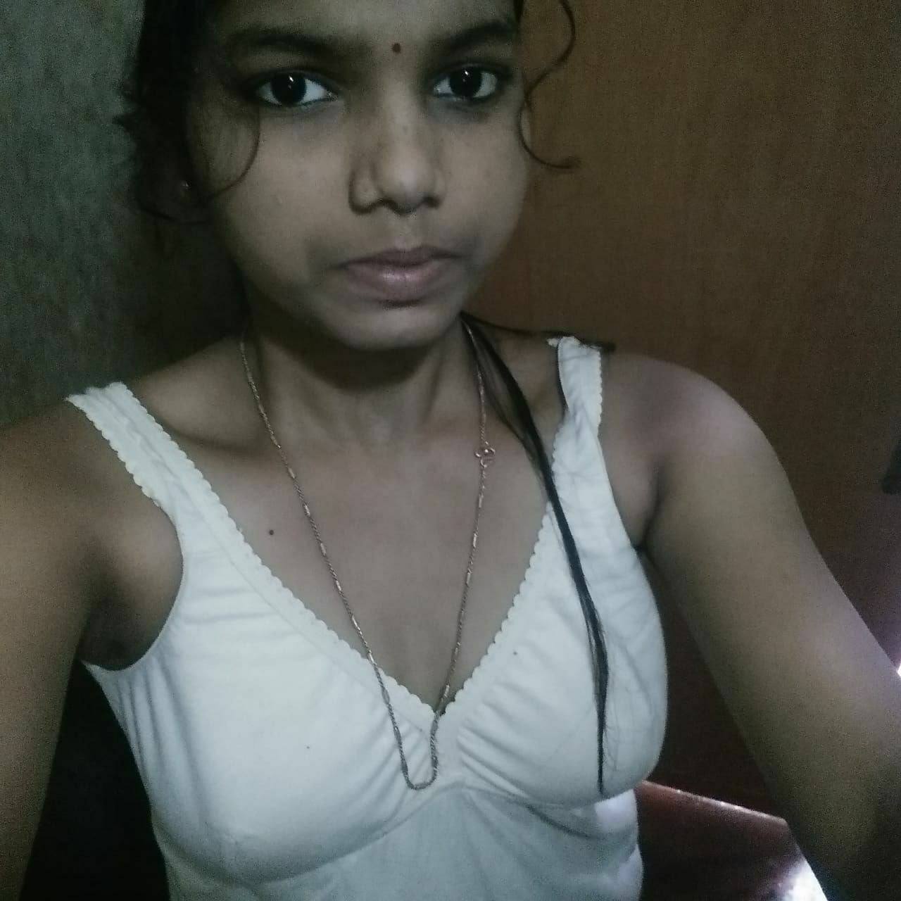 Indian mallu girl leaked pic (8 pictures) - Shooshtime