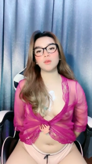 looking makes it hot_163