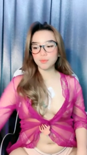 looking makes it hot_163