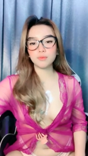 looking makes it hot_163