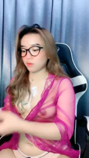 looking makes it hot_163