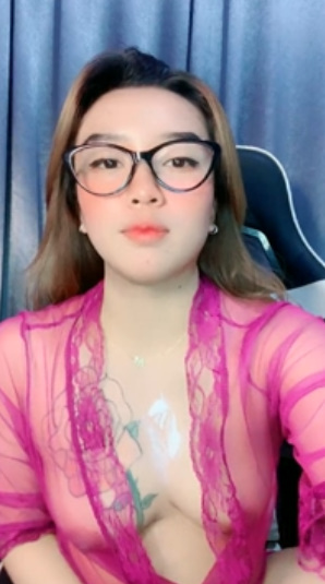 looking makes it hot_163