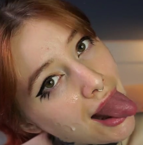 looking makes it hot_164