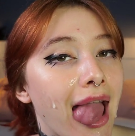 looking makes it hot_164