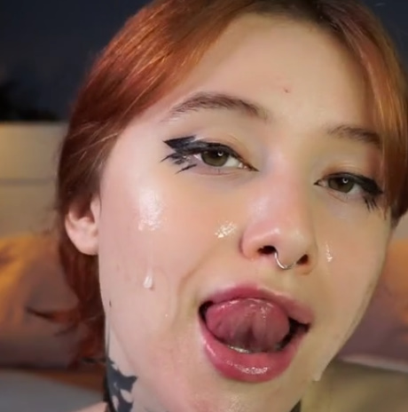 looking makes it hot_164