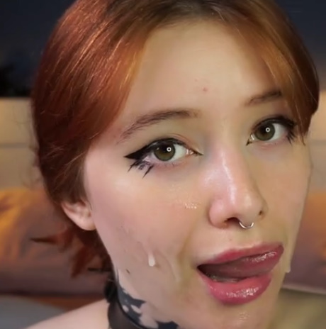 looking makes it hot_164