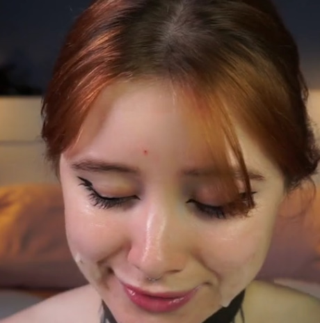 looking makes it hot_164