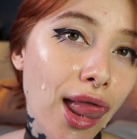 looking makes it hot_164