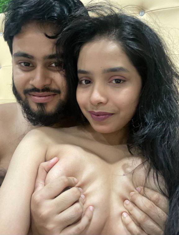 Indian couple nude pics leaked 2024 (6 pictures) - Shooshtime