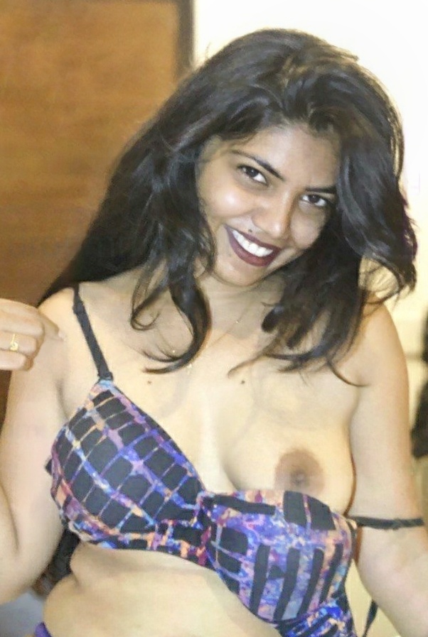 Indian Hot busty bebe