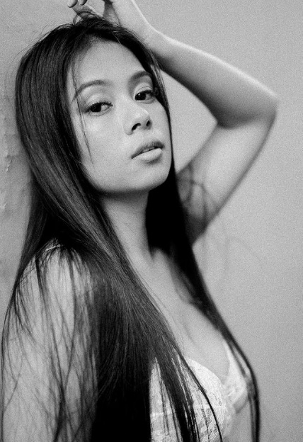 looking makes it hot_165