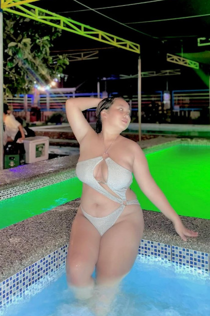 looking makes it hot_165