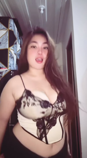 looking makes it hot_165