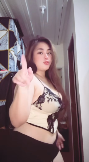 looking makes it hot_165