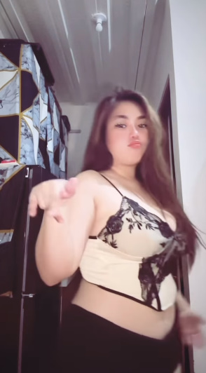 looking makes it hot_165