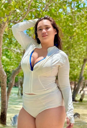 looking makes it hot_165