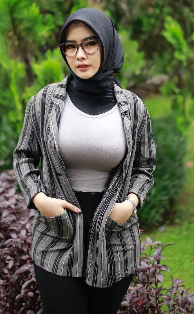 looking makes it hot_170