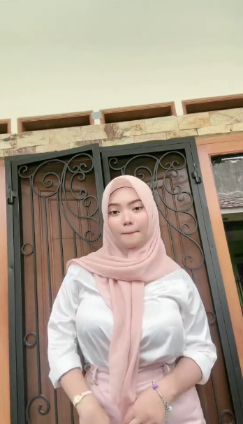 looking makes it uuhhooott_01