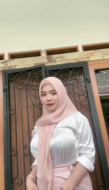 looking makes it uuhhooott_01