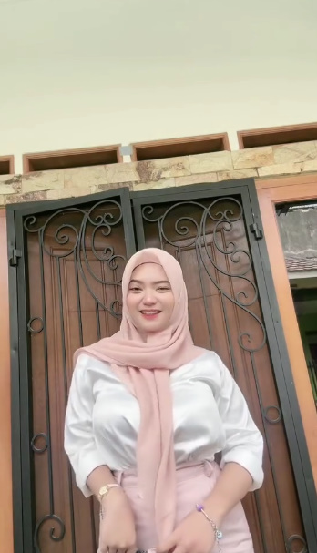 looking makes it uuhhooott_01