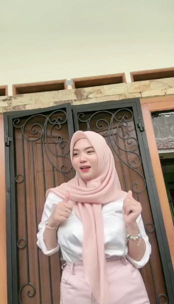 looking makes it uuhhooott_01